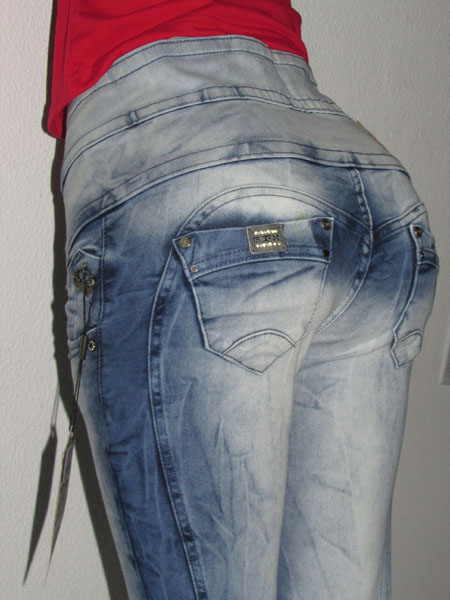 calça jeans de marca famosa feminina